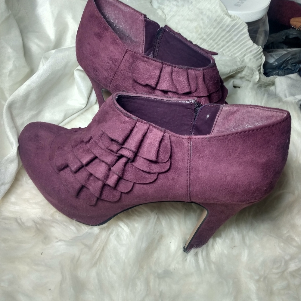 Heels - Picture 4 of 6